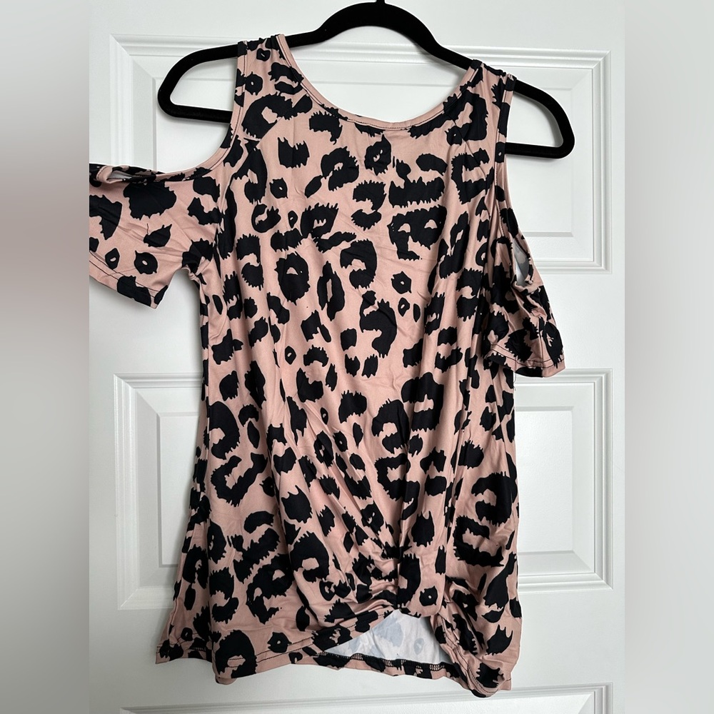 Cold shoulder Top